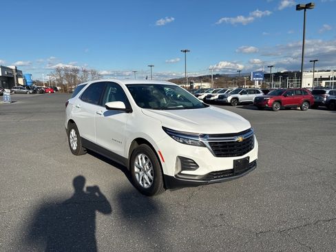 Used 2022 Chevrolet Equinox LT image 3