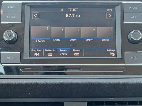 Used 2023 Volkswagen Jetta SE FWD image 10