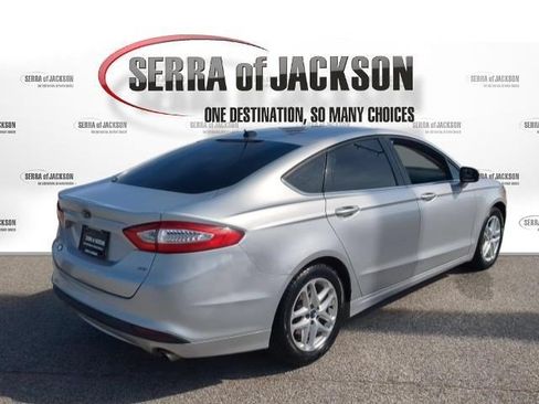 Used 2014 Ford Fusion SE FWD image 7