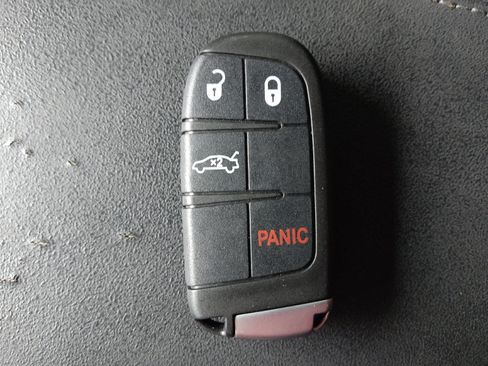 Used 2015 Chrysler 200 S image 32