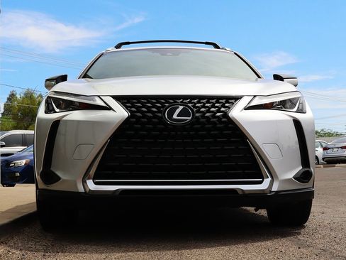 Used 2019 Lexus UX 200 w/ Premium Package FWD image 17