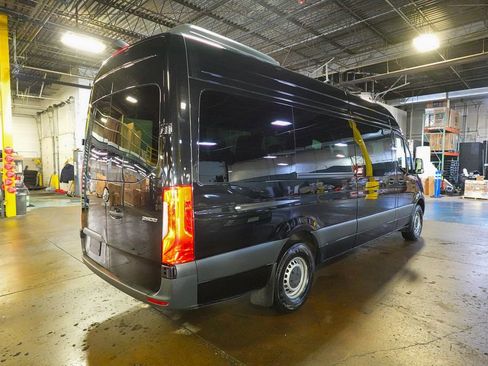 Used 2025 Mercedes-Benz Sprinter 2500 image 6