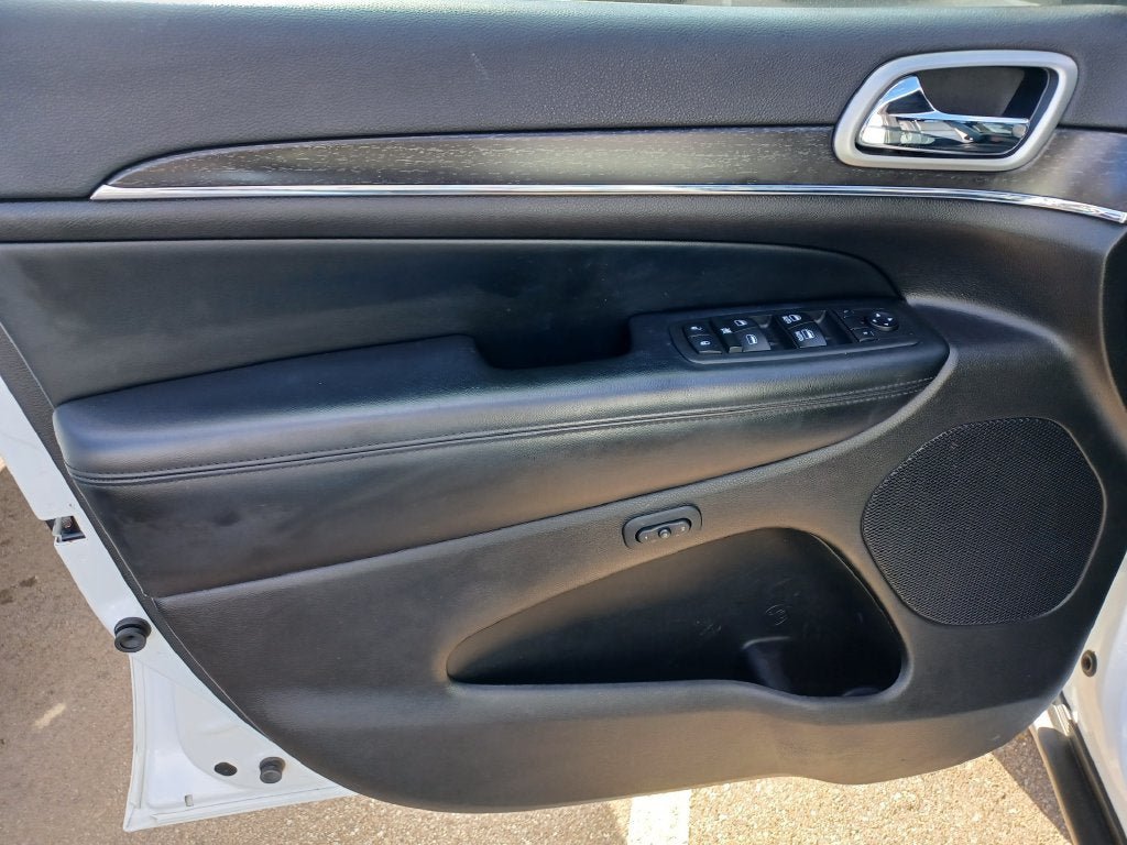 Used 2018 Jeep Grand Cherokee Limited AWD/4WD image 7