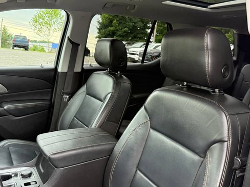 Certified 2021 Chevrolet Traverse LT w/ LT Premium Package AWD/4WD image 19