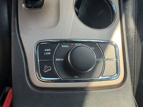 Used 2015 Jeep Grand Cherokee Limited w/ Trailer Tow Group IV AWD/4WD image 13
