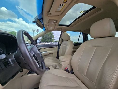 Used 2011 Hyundai Santa Fe Limited FWD image 7