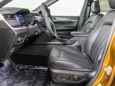 New 2026 Jeep Grand Cherokee L Limited AWD/4WD image 24