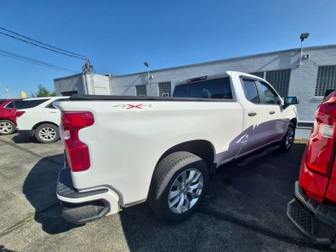 Used 2023 Chevrolet Silverado 1500 Custom AWD/4WD image 8