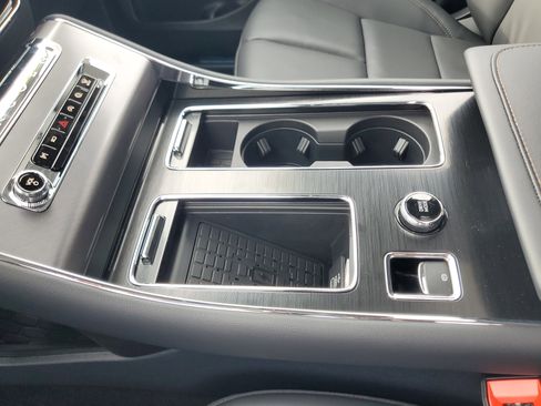 New 2026 Lincoln Aviator AWD image 22