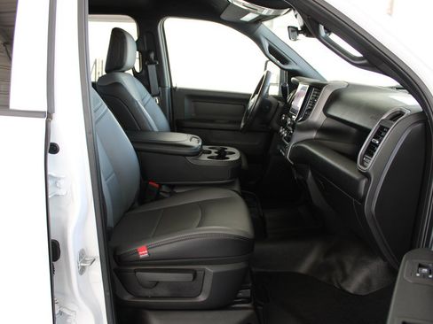 Used 2026 RAM 2500 Tradesman w/ Chrome Appearance Group AWD/4WD image 27