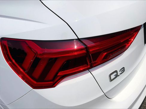 Certified 2023 Audi Q3 2.0T Premium Plus w/ Premium Plus Package AWD/4WD image 28