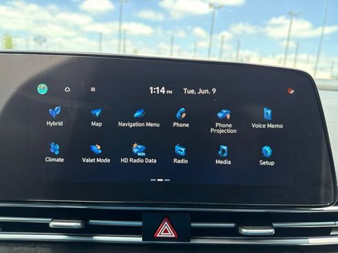 Certified 2023 Hyundai Elantra Limited w/ Cargo Package FWD image 17