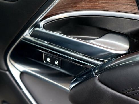 Used 2023 Land Rover Range Rover SE image 27