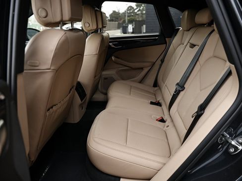 New 2026 Porsche Macan image 23