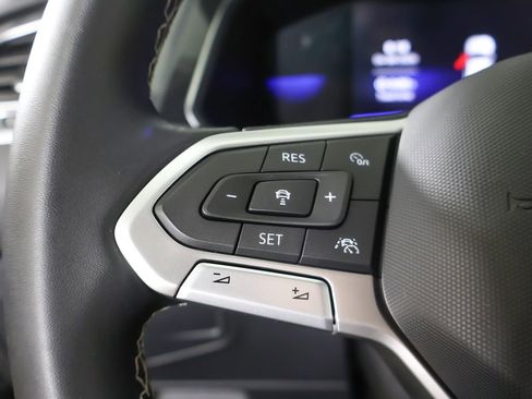 Used 2023 Volkswagen Tiguan S image 41