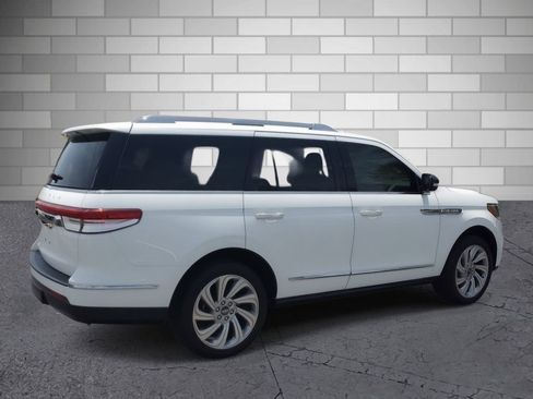 Used 2024 Lincoln Navigator Premiere AWD/4WD image 6