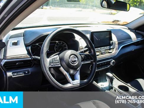 Used 2025 Nissan Altima 2.5 SV FWD image 28