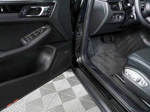 New 2026 Porsche Macan image 8