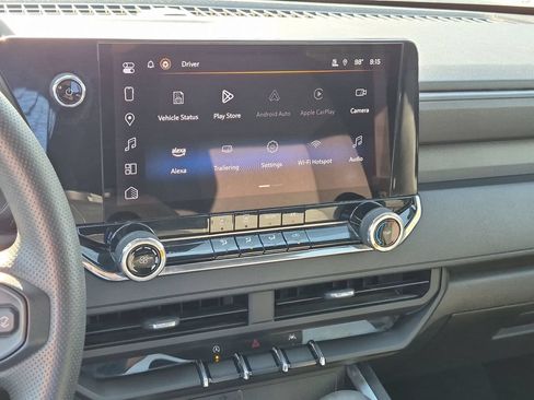 Used 2025 Chevrolet Colorado W/T RWD image 16