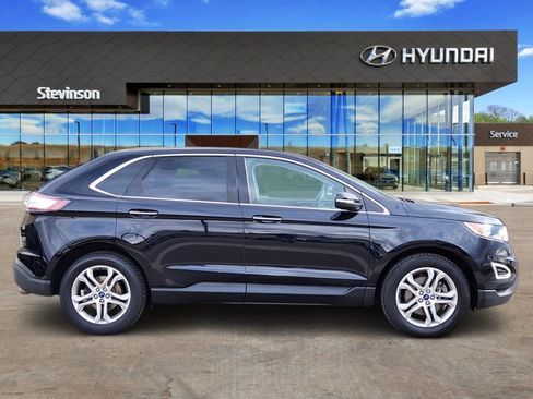 Used 2018 Ford Edge Titanium image 4