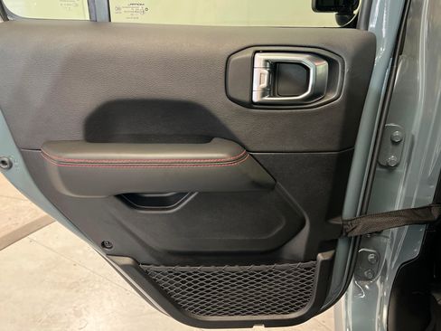 Certified 2025 Jeep Gladiator Rubicon image 18