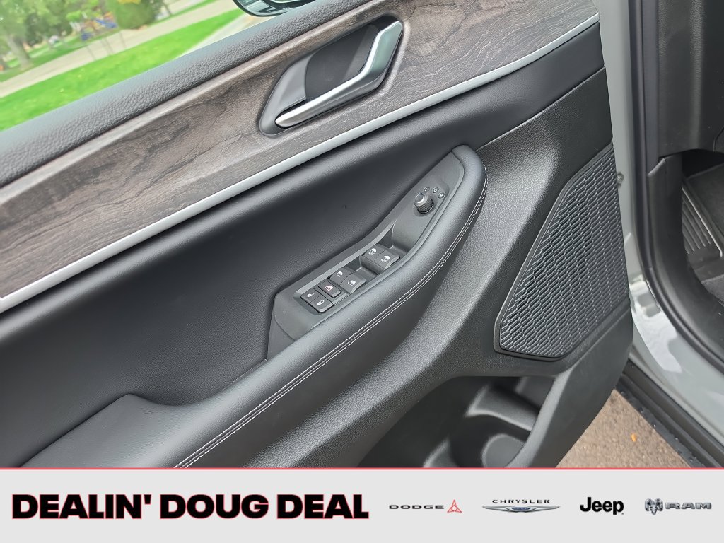 New 2027 Jeep Grand Cherokee 4WD image 11