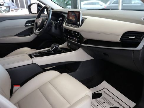 Used 2023 Nissan Rogue SL AWD/4WD image 41