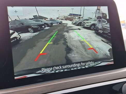 Used 2020 Ford Escape Titanium image 18