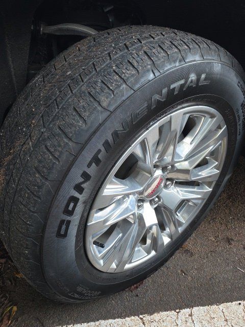 Used 2024 GMC Yukon Denali AWD/4WD image 3