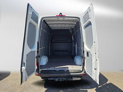 Used 2026 Mercedes-Benz Sprinter 2500 image 16
