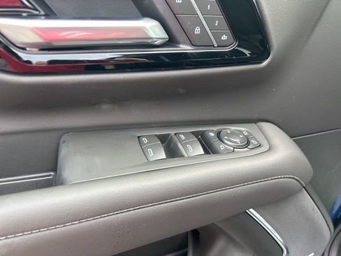 New 2026 Chevrolet Suburban LT w/ Comfort Package image 13