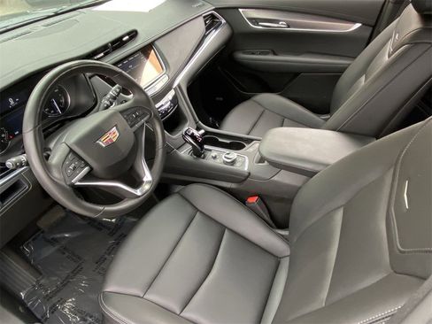 Certified 2024 Cadillac XT6 Luxury image 19