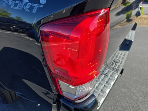 Used 2017 Toyota Tacoma TRD Sport w/ Tow Package AWD/4WD image 30