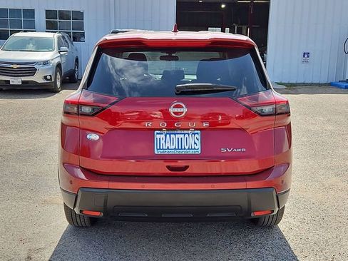 Used 2024 Nissan Rogue SV image 39