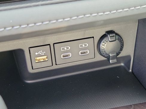 New 2026 Toyota Highlander Limited AWD/4WD image 31