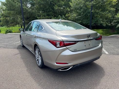 Used 2019 Lexus ES 350 w/ Premium Package FWD image 3
