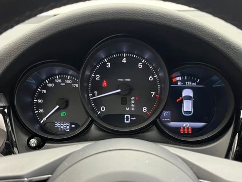Used 2022 Porsche Macan image 11