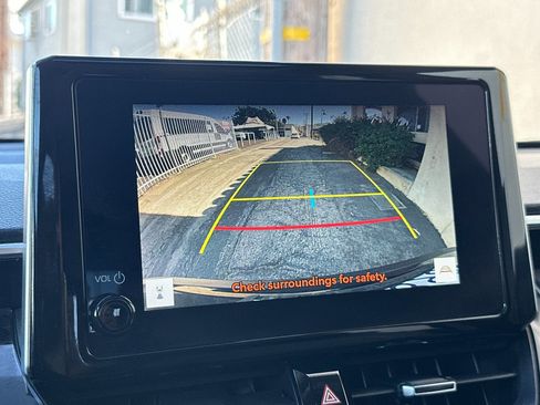 Used 2023 Toyota Corolla Cross XLE w/ Convenience Package AWD/4WD image 23