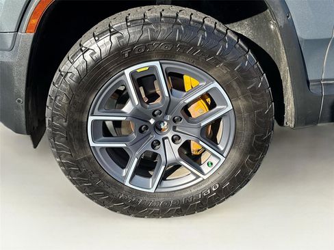 Used 2022 Rivian R1T Launch Edition image 31