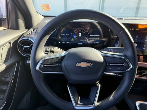 Used 2025 Chevrolet Equinox LT w/ Safety and Technology Package AWD/4WD image 22