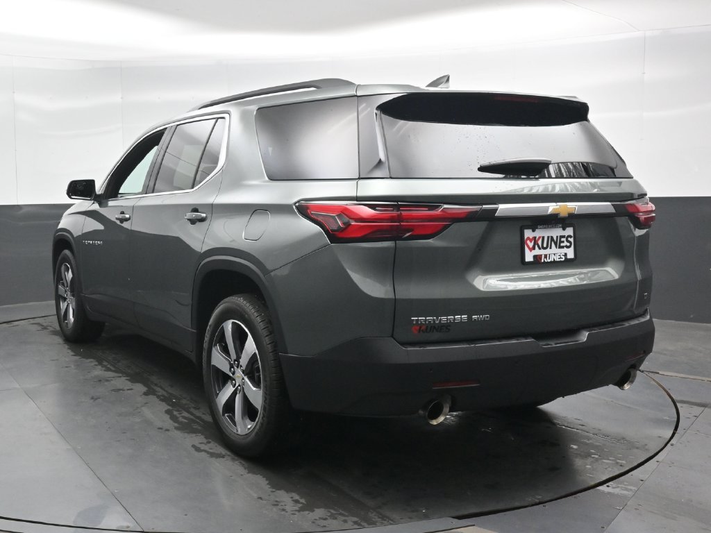 Used 2022 Chevrolet Traverse LT w/ LT Premium Package AWD/4WD image 9