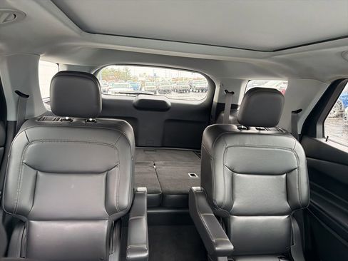 Used 2021 Ford Explorer XLT w/ Equipment Group 202A image 41