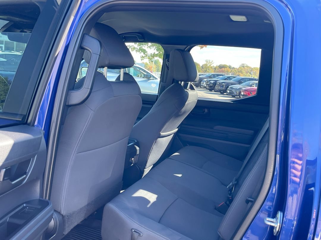 Certified 2024 Toyota Tacoma SR5 AWD/4WD image 9