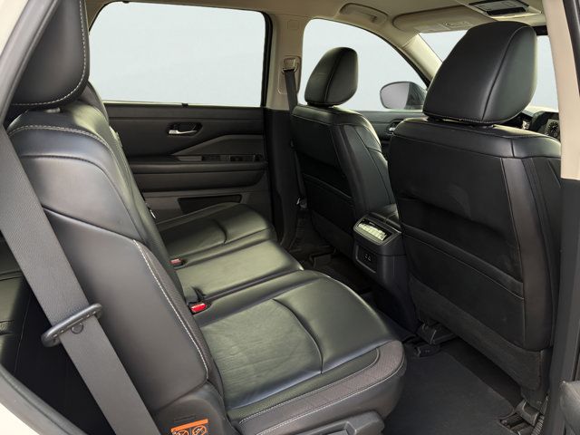 Certified 2023 Nissan Pathfinder SL FWD image 13
