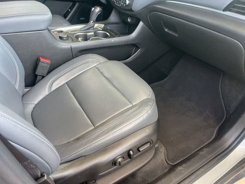 Used 2019 Chevrolet Traverse LT w/ LT Premium Package image 19