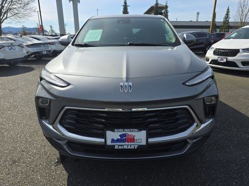 Used 2025 Buick Encore GX Preferred AWD/4WD image 8