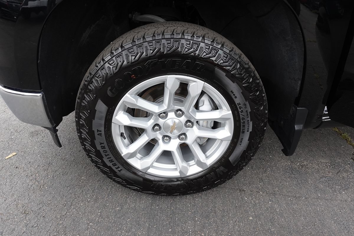 Used 2024 Chevrolet Silverado 1500 LT AWD/4WD image 49