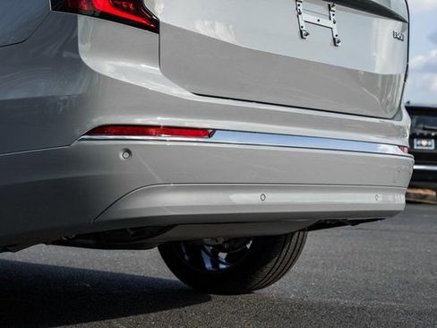 New 2026 Volvo XC90 B6 Ultra w/ Protection Package image 7