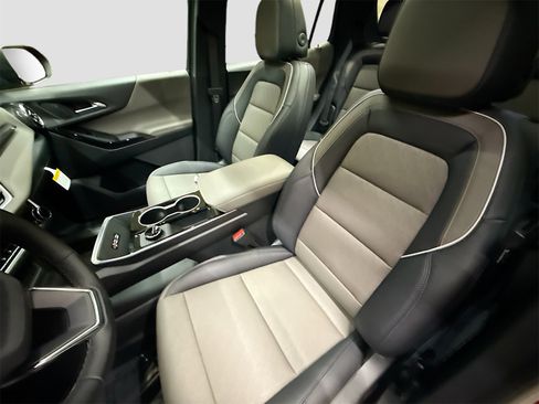 New 2026 Chevrolet Equinox LT w/ Convenience Package II image 21