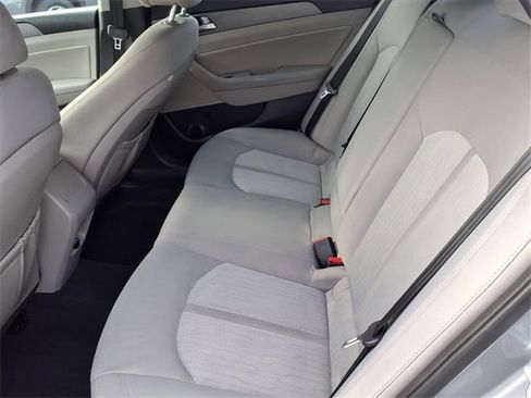 Used 2016 Hyundai Sonata SE image 7